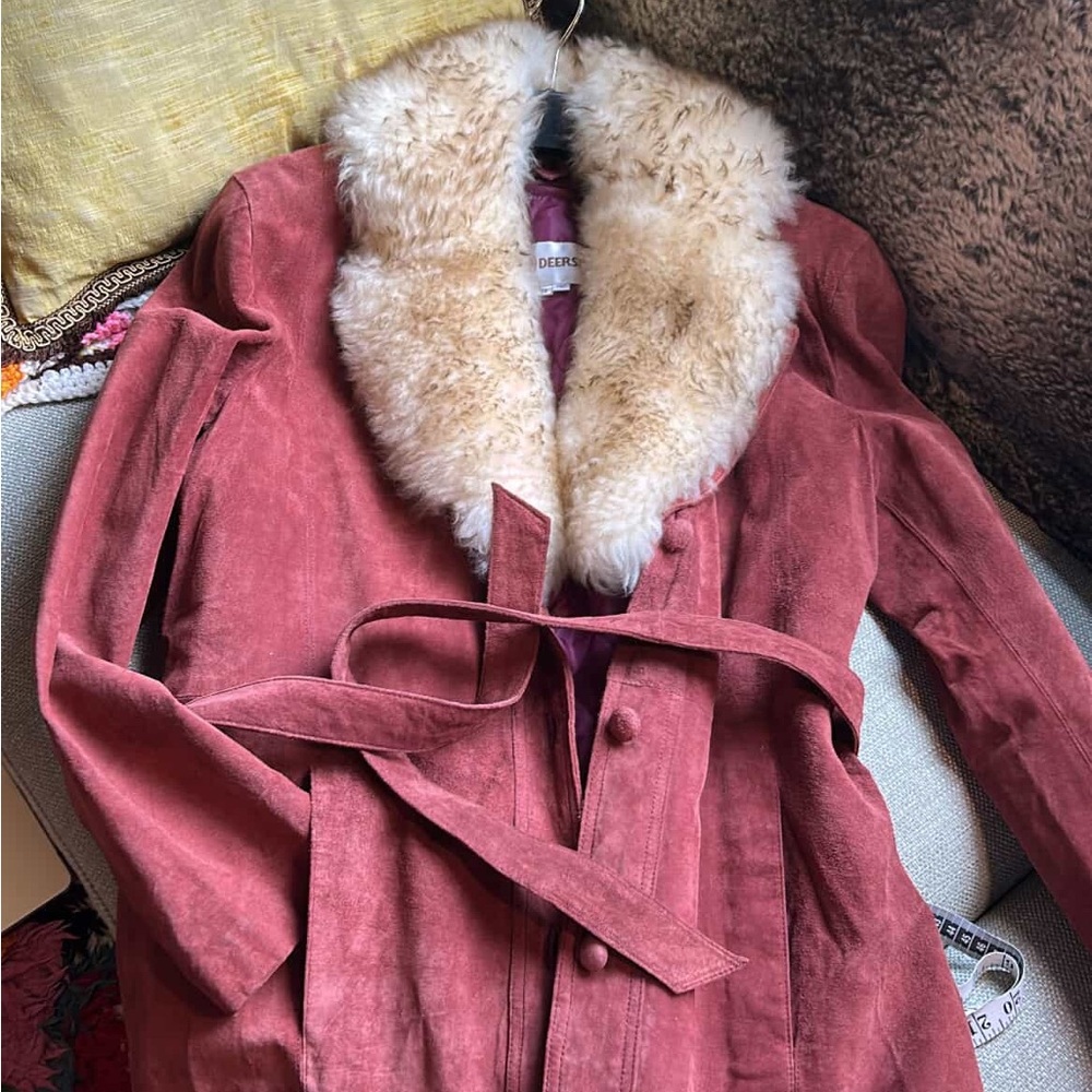 Vintage burgundy suede Jacket with fur Collar